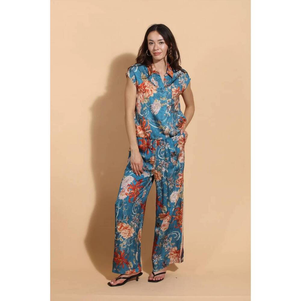NEW JESSIE LIU printed wide leg pants in blue/multi